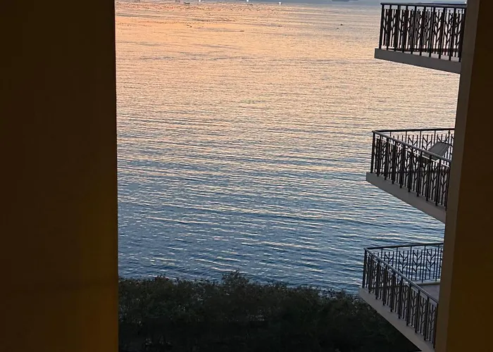 Bayshore Phase2 Luxury 2bedroom Near Okada & Airport Manila